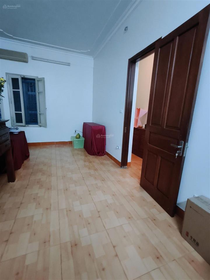 Gia đình có việc cần bán nhà vườn đường láng hạ  láng hạ lô góc 2 mặt thoáng nhỉnh 200tr/m2