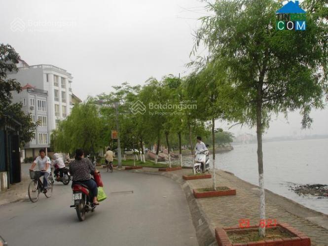 Giá đình có việc cần bán chỉ 1 nhà ra hồ tây mặt tiền 12m, dt 93m2 xd dòng tiền cho thuê ổn định