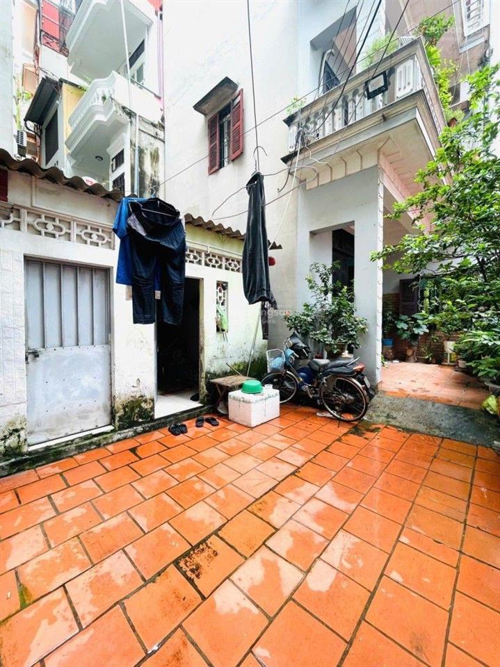 Bán nhà dịch vọng khúc thừa dụ lô đất vàng dòng tiền chỉ 32.5 tỷ sổ đỏ đẹp dt 115m,