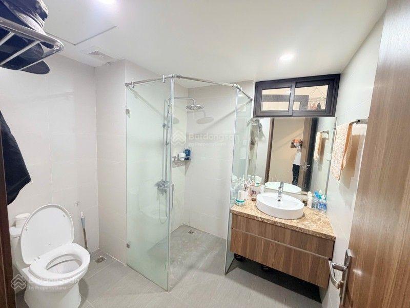 Gia đình có việc cần thanh khoản gấp căn hộ 170m 3pn 3wc full nội thất slot ô tô dịch vọng,căn góc.