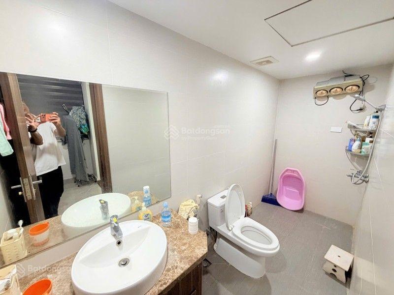 Gia đình có việc cần thanh khoản gấp căn hộ 170m 3pn 3wc full nội thất slot ô tô dịch vọng,căn góc.