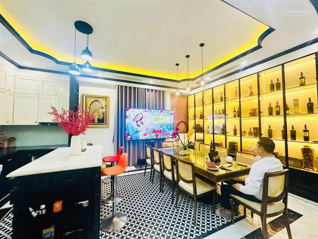 Bán biệt thự siêu đẹp kđt mới dương nội lô góc 3 mặt thoáng đối diện công viên cây xanh,giá 188tr/m