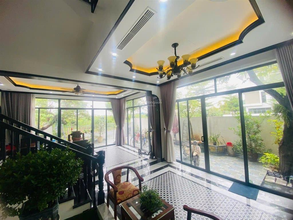 Bán biệt thự siêu đẹp kđt mới dương nội lô góc 3 mặt thoáng đối diện công viên cây xanh,giá 188tr/m