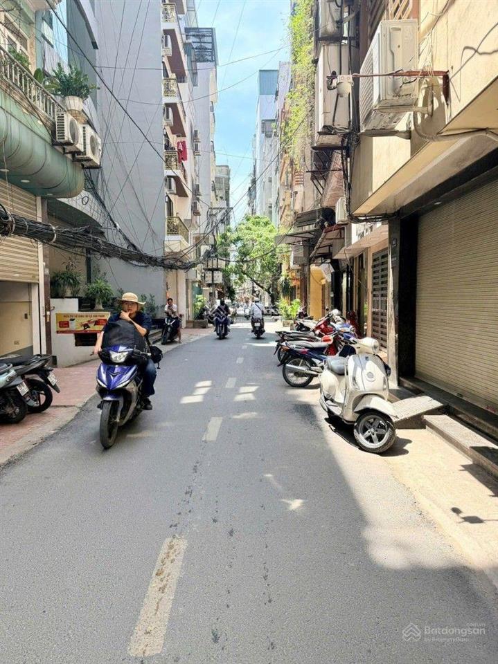 Cần tiền hạ 10 tỷ bán gấp nhà mặt phố đê la thành dt 68m mt 6m 6 tầng kinh doanh + hầm ô tô