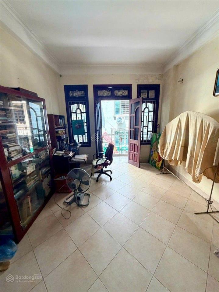 Cần tiền hạ 10 tỷ bán gấp nhà mặt phố đê la thành dt 68m mt 6m 6 tầng kinh doanh + hầm ô tô