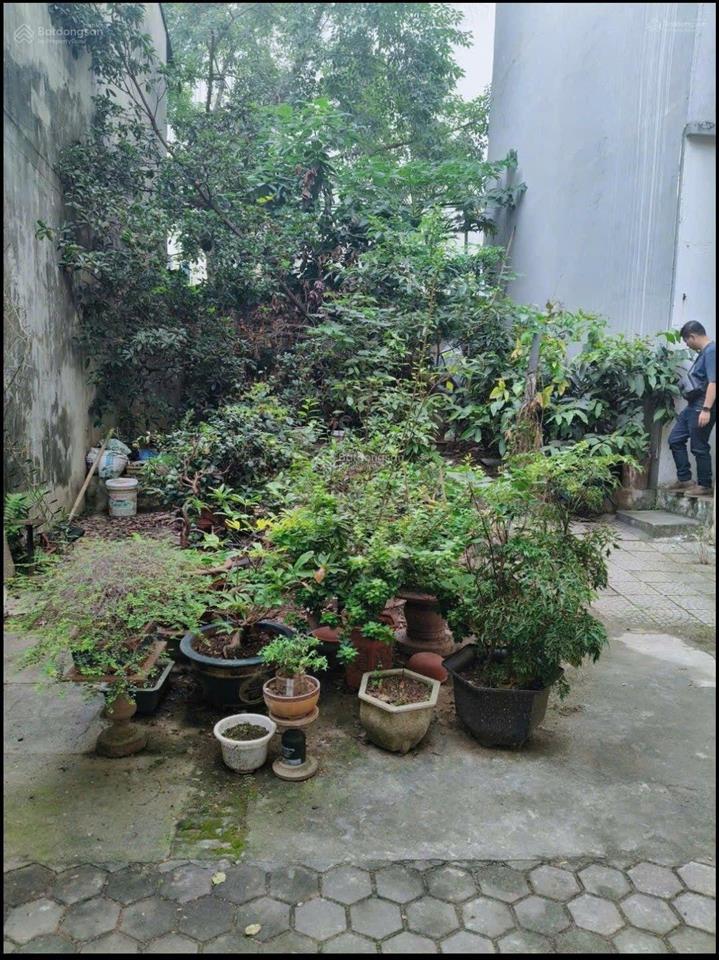 Chủ cần bán gấp, giá mới 13,8 tỷ (giảm 3 tỷ). diện tích 78m mặt tiền 6,1m, sổ thửa đất vuông a4