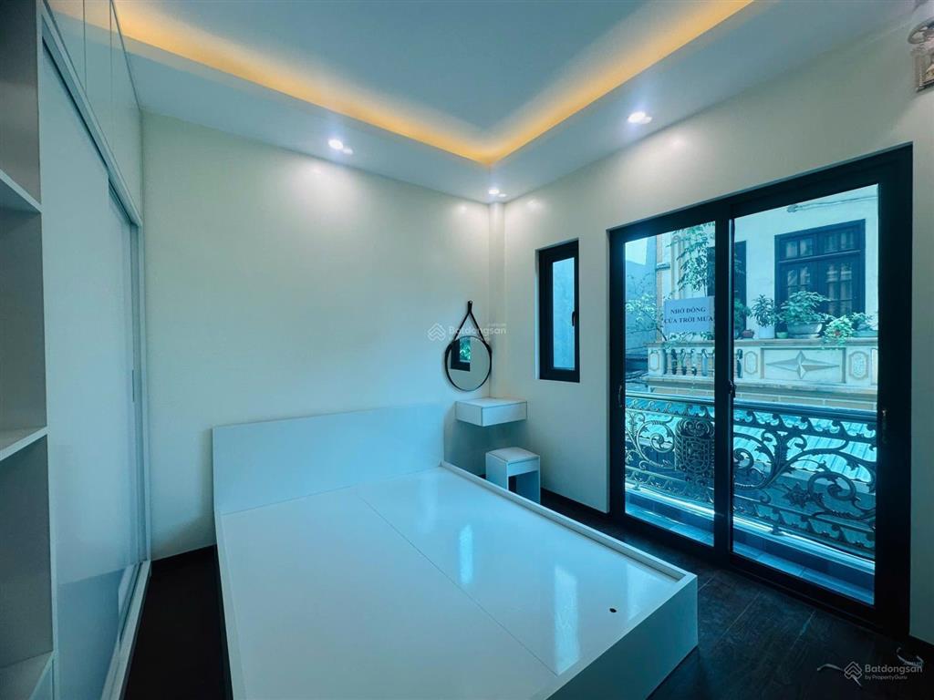 Cần bán gấp nhà phú diễn 39m2 5 tầng giá 9,5 tỷ phân lô ô tô thang máy 50m ra ôtô tránh 100m ra phố