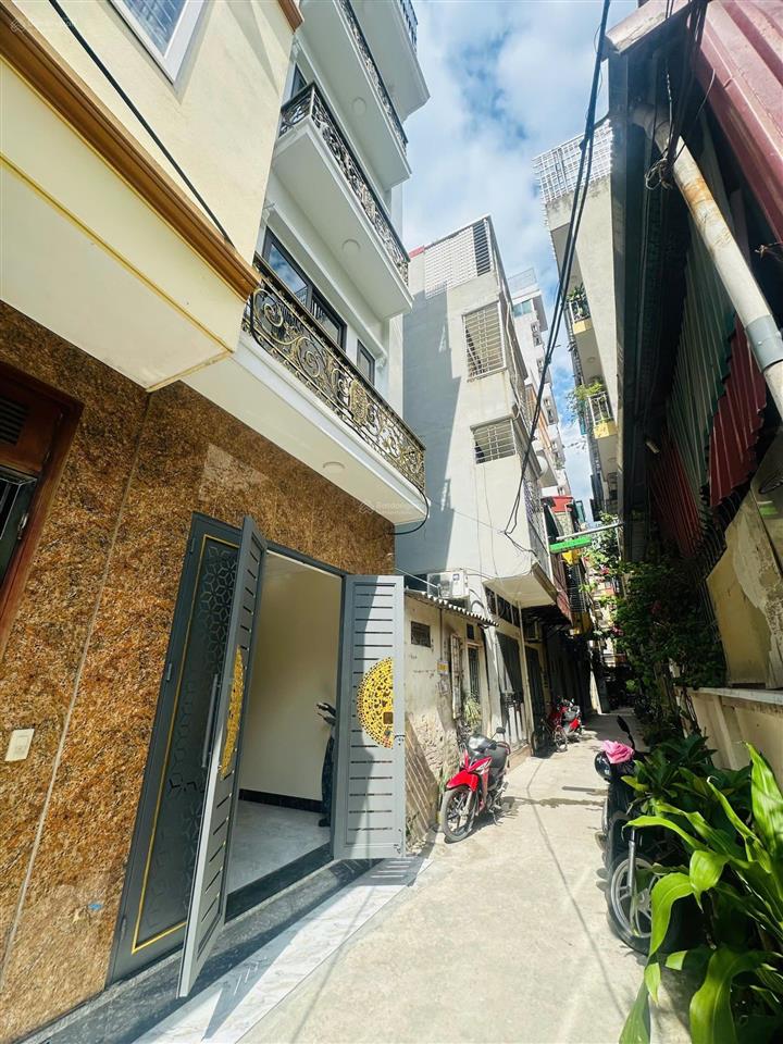 Cần bán gấp nhà phú diễn 39m2 5 tầng giá 9,5 tỷ phân lô ô tô thang máy 50m ra ôtô tránh 100m ra phố