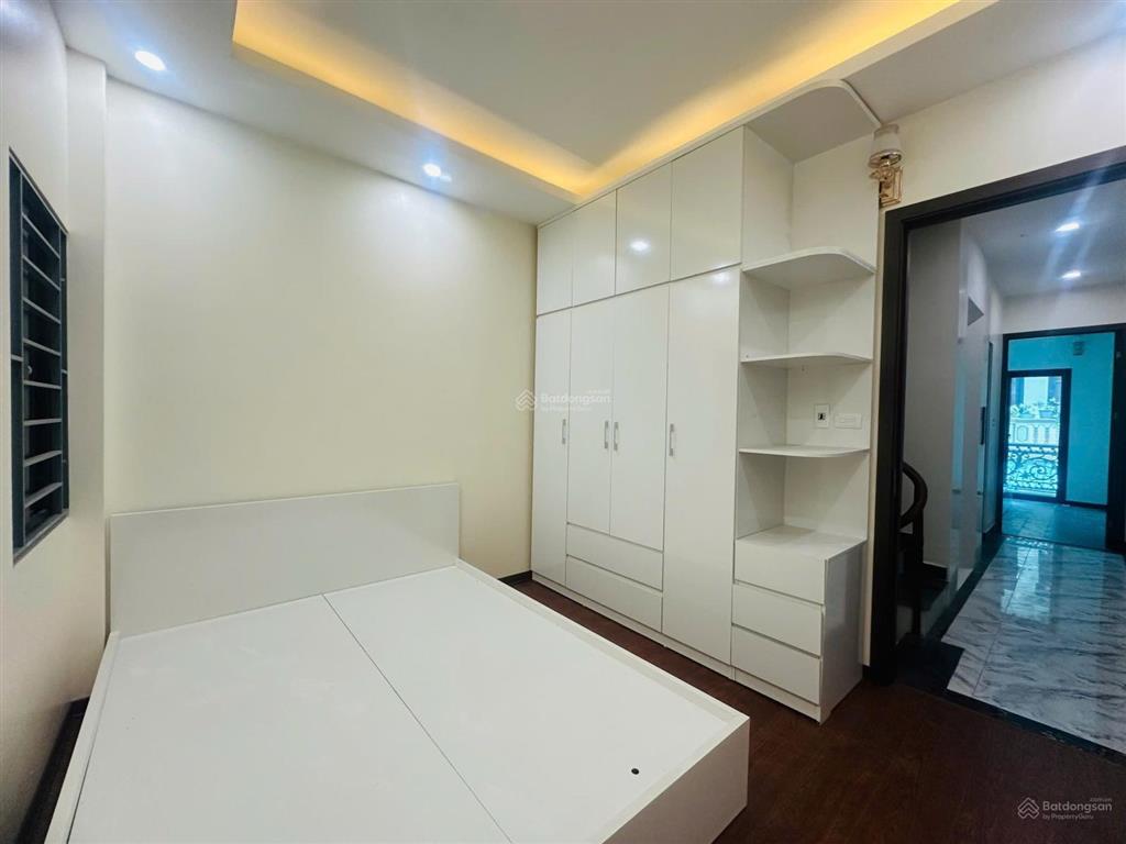 Cần bán gấp nhà phú diễn 39m2 5 tầng giá 9,5 tỷ phân lô ô tô thang máy 50m ra ôtô tránh 100m ra phố
