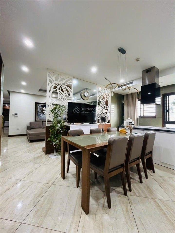 Bán căn hộ c'land lê đức thọ 153m 3pn 2 ban công view mỹ đình $9,8 tỷ
căn hộ c'land lê đức thọ