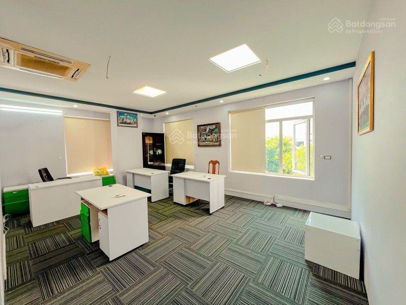 Bán tòa nhà văn phòng mặt phố trung tâm cầu giấy lô góc 105m 9 tầng thang máy 57 tỷ