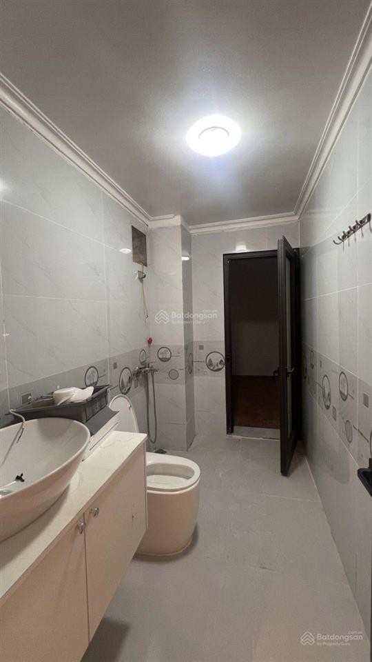 Chính chủ cần tiền gấp bán nhà thụy khuê lô góc thang máy kd, dt 102m mt 9,5m 5 tầng 39.99 tỷ