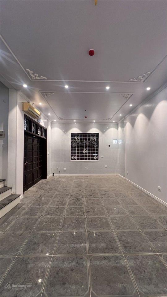 Bán nhà em phố ôtô thụy khuê lô góc ôtô tránh thang máy kinh doanh 102m2 39tỷ chi tiết bên dưới