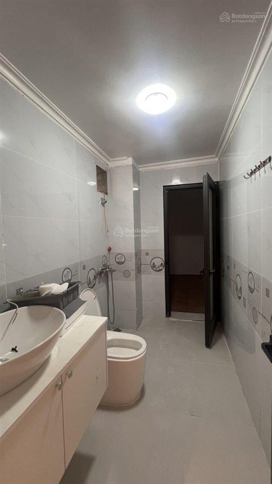 Bán nhà em phố ôtô thụy khuê lô góc ôtô tránh thang máy kinh doanh 102m2 39tỷ chi tiết bên dưới