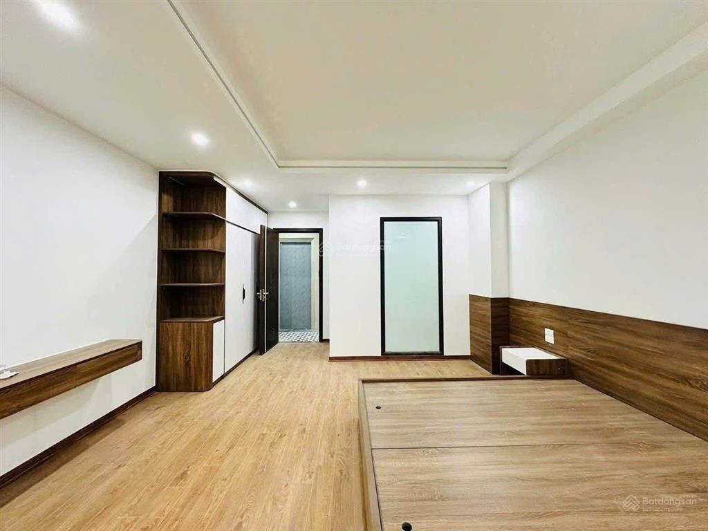Bán nhà nguyễn ngọc vũ cầu giấy 65m, 4 tầng, lô góc 3 thoáng, ô tô vào nhà, giá 15.9 tỷ