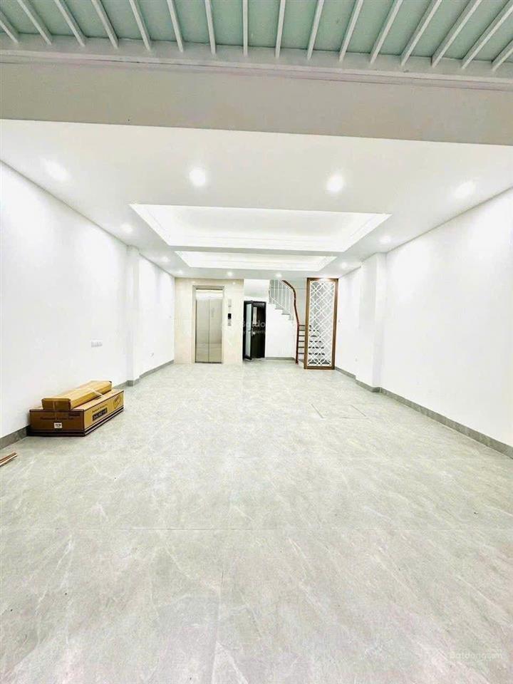 Bán nhà nguyễn ngọc vũ cầu giấy 65m, 4 tầng, lô góc 3 thoáng, ô tô vào nhà, giá 15.9 tỷ