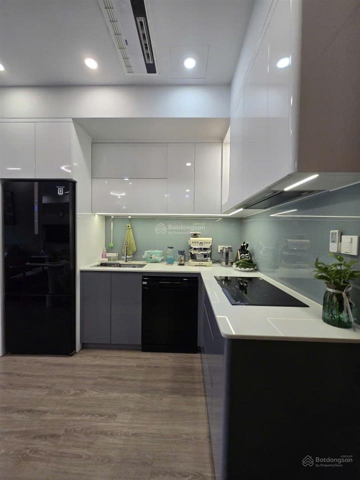 Bán căn hộ emerald celadon city 02pn view hồ trung tâm full nội thất thiết kế cao cấp