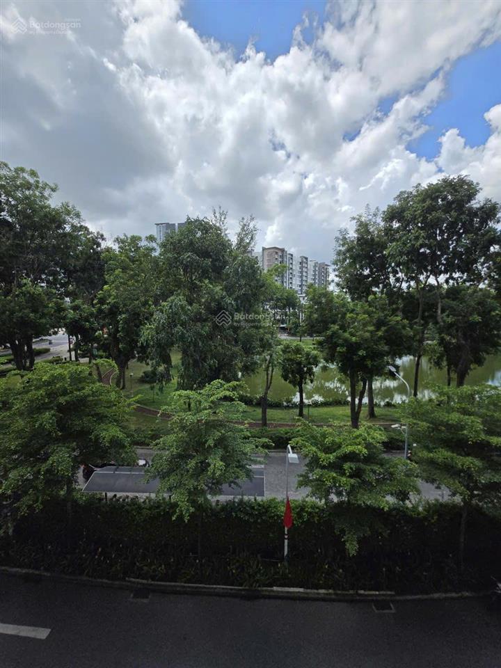 Bán căn hộ emerald celadon city 02pn view hồ trung tâm full nội thất thiết kế cao cấp
