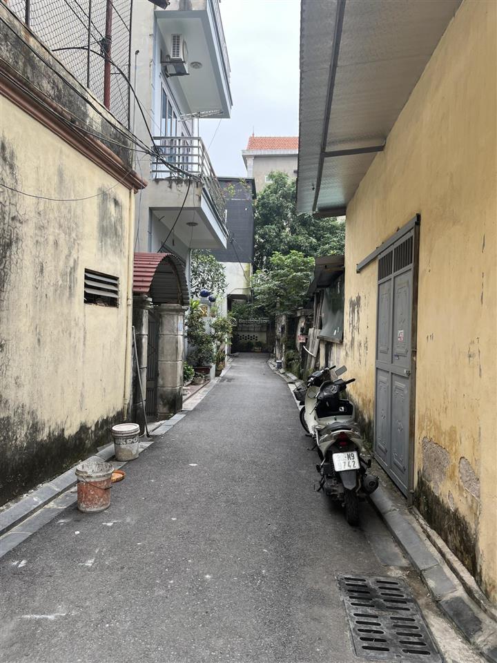 Tôi chính chủ có nhà riêng 2 tầng 1 tum, giá rẻ 6 triệu, đất 55m2 tại thôn đông trù cho thuê