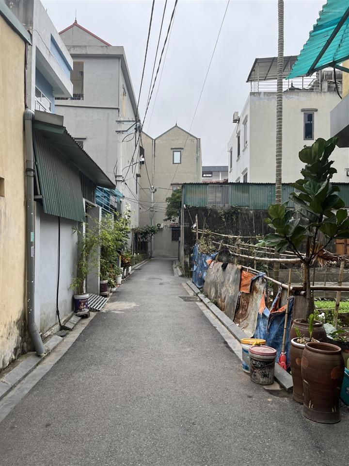 Tôi chính chủ có nhà riêng 2 tầng 1 tum, giá rẻ 6 triệu, đất 55m2 tại thôn đông trù cho thuê