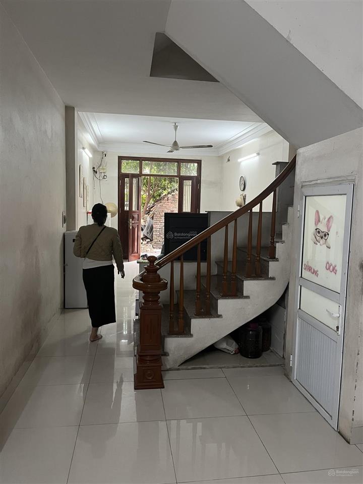 Tôi chính chủ có nhà riêng 2 tầng 1 tum, giá rẻ 6 triệu, đất 55m2 tại thôn đông trù cho thuê