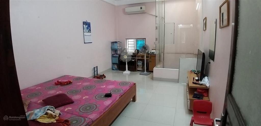 Tôi chính chủ có nhà riêng 2 tầng 1 tum, giá rẻ 6 triệu, đất 55m2 tại thôn đông trù cho thuê