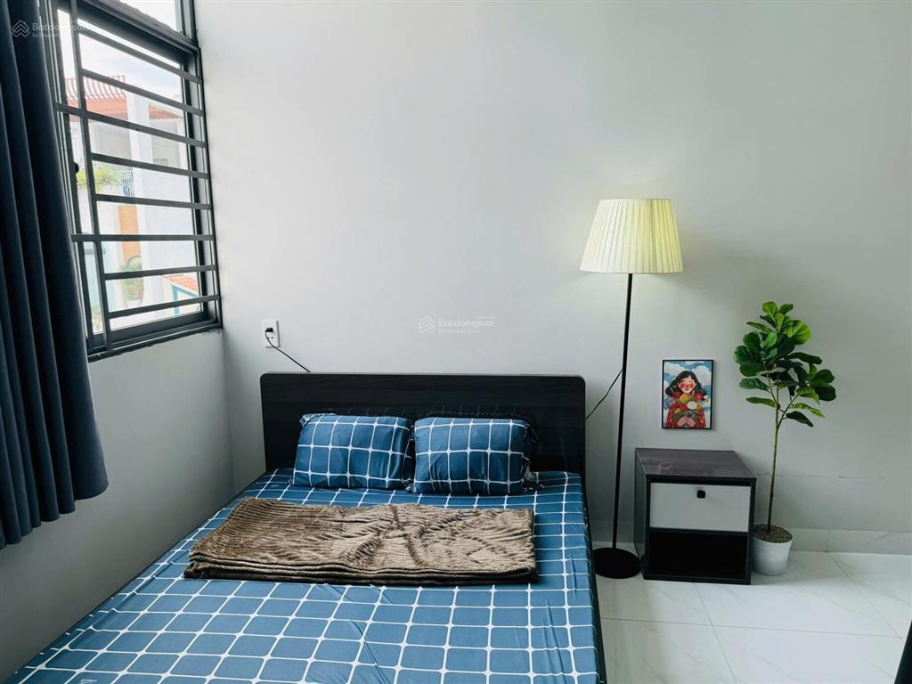 Mới 100% ngay ngã tư phú nhuận
