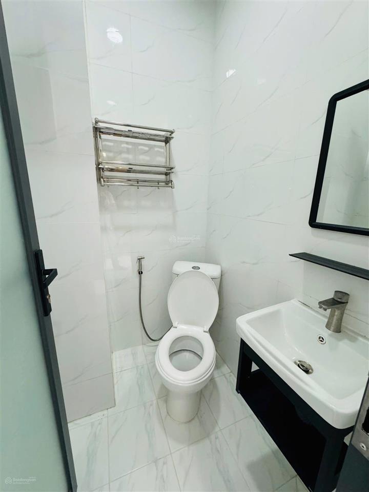 Mới 100% ngay ngã tư phú nhuận
