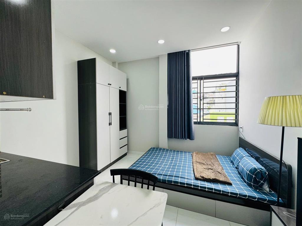 Mới 100% ngay ngã tư phú nhuận