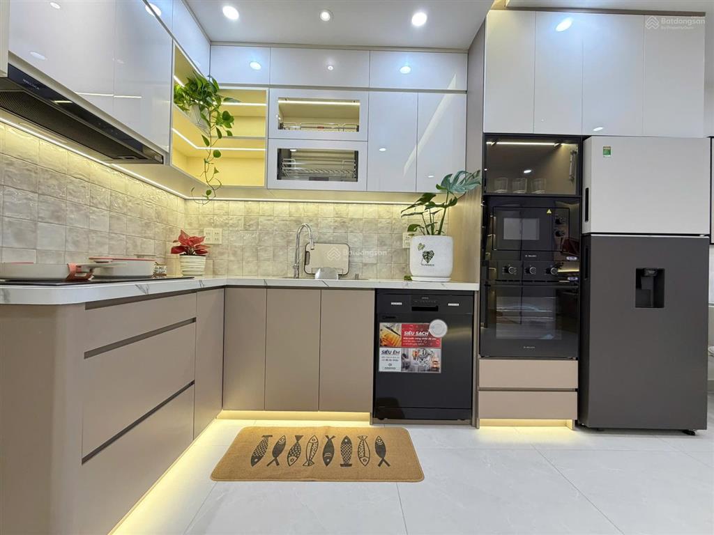 Bán căn hộ 2pn 57m²  nội thất cao cấp full  nhà mới tinh dọn vào ở ngay ngắm trọn view pháo hoa.