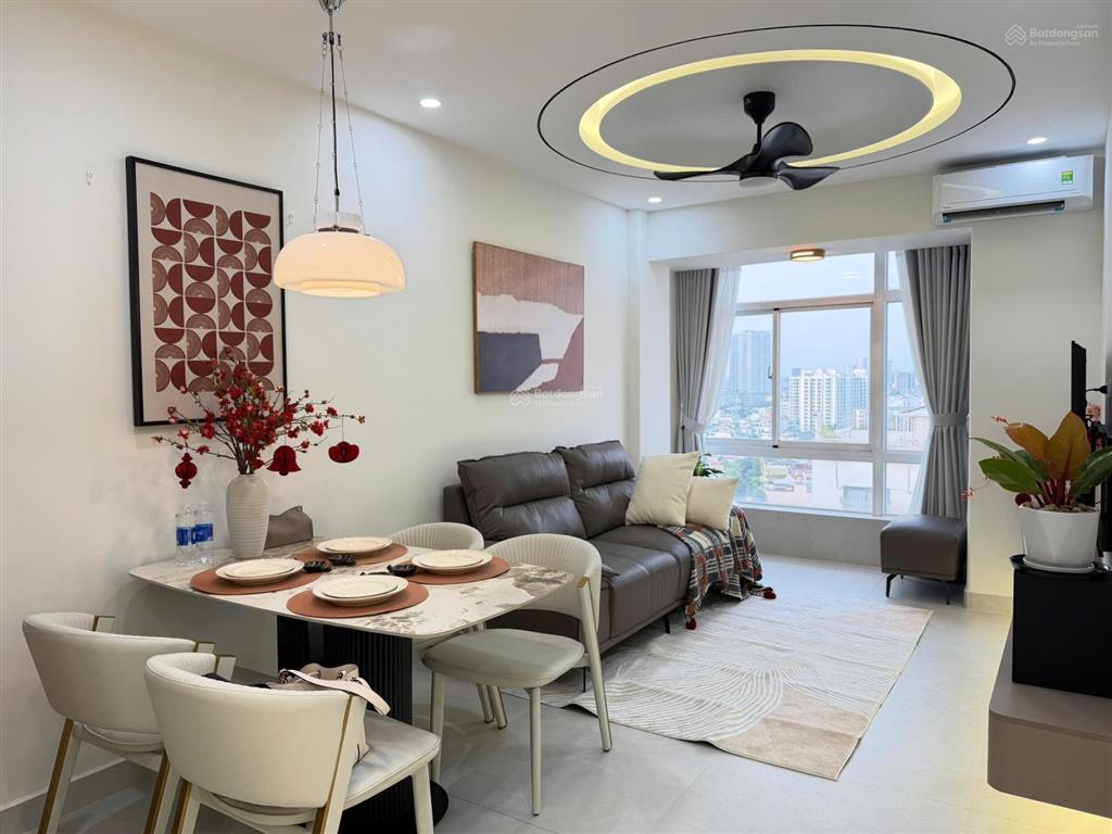 Bán căn hộ 2pn 57m²  nội thất cao cấp full  nhà mới tinh dọn vào ở ngay ngắm trọn view pháo hoa.