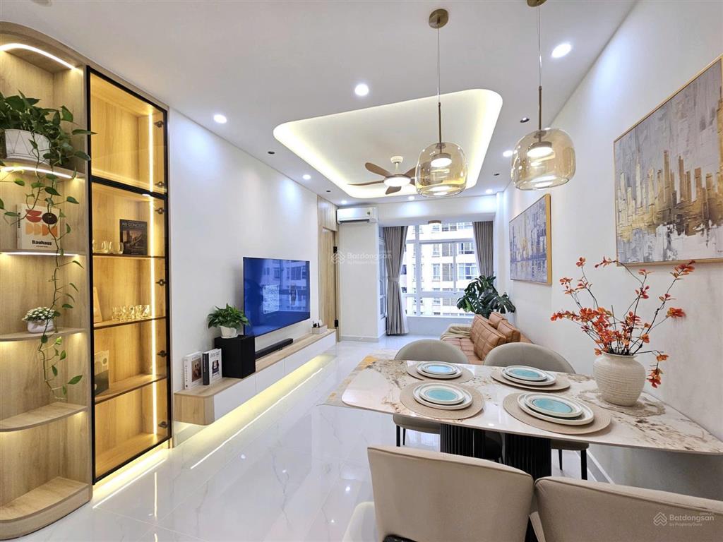 Bán căn hộ sky garden 3, phú mỹ hưng, q7  3pn 2wc nội thất cao cấp đang có hđt 32 triệu/tháng