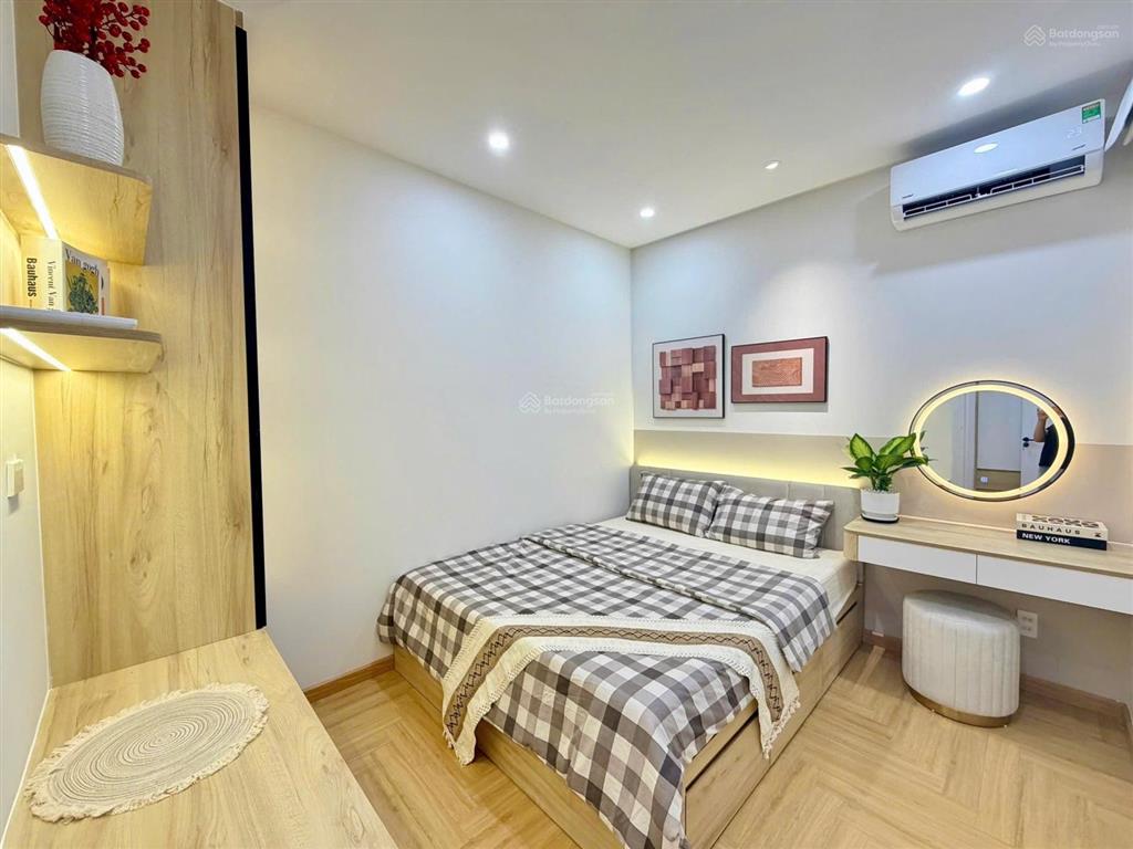 Bán căn sky garden 3, phú mỹ hưng  nội thất cao cấp 3 phòng ngủ 2 toilet sẵn hđt 32 triệu/tháng