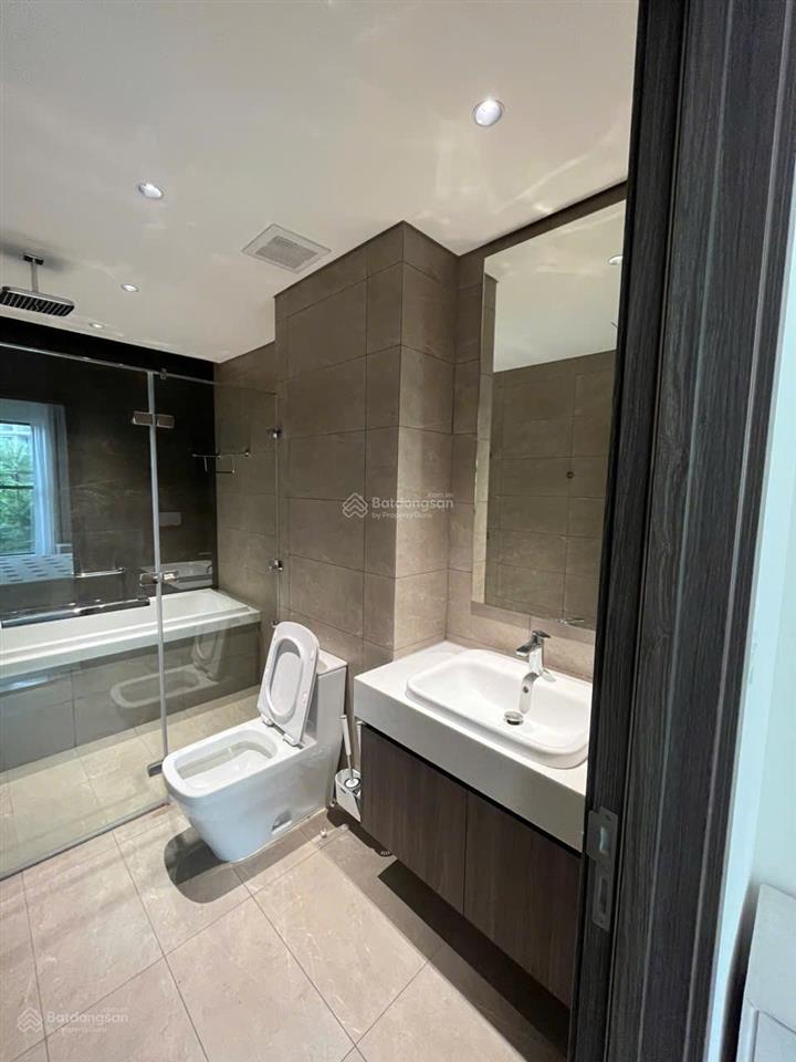 Cho thuê căn hộ centery 121m2  3pn  full nội thất