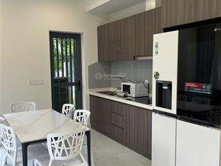 Cho thuê căn hộ centery 121m2  3pn  full nội thất
