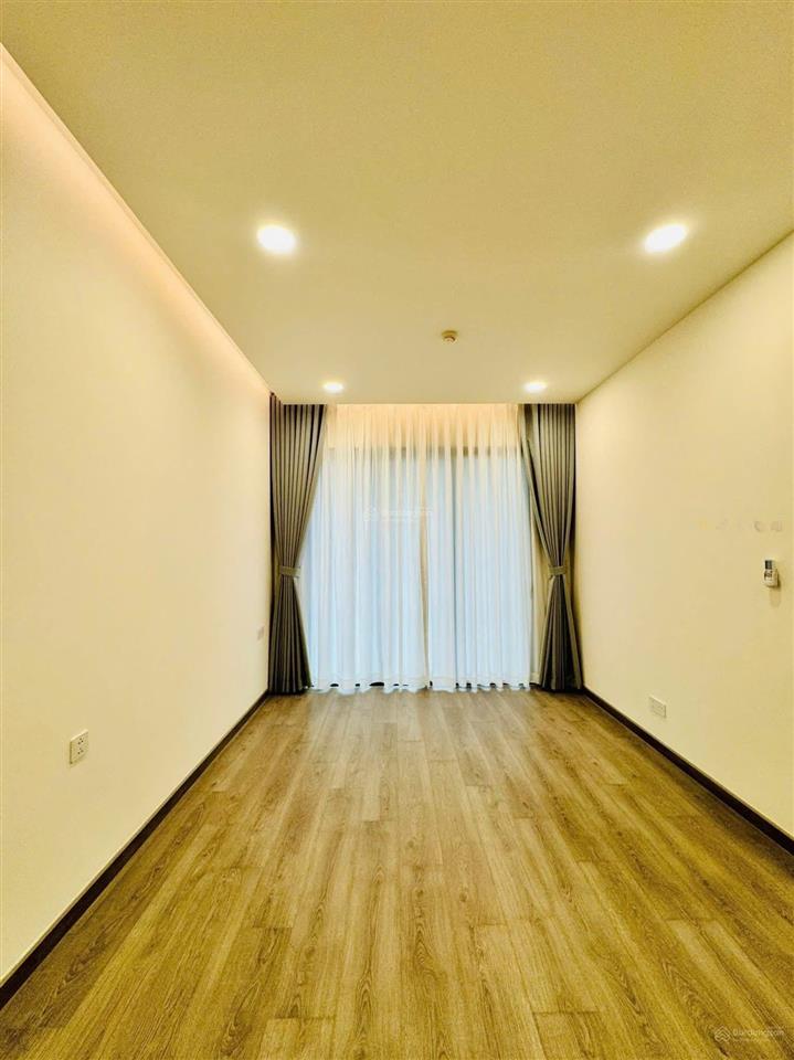 Cho thuê căn hộ diamond centery 121m23pn3wc nhà mới