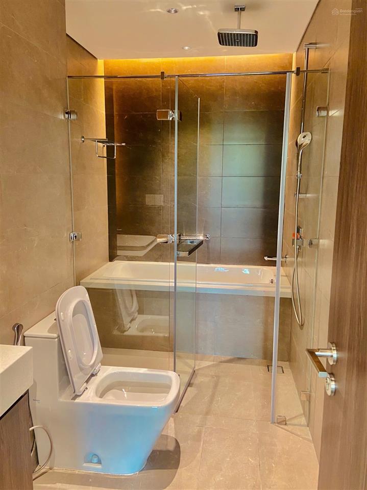 Cho thuê căn hộ diamond centery 121m23pn3wc nhà mới