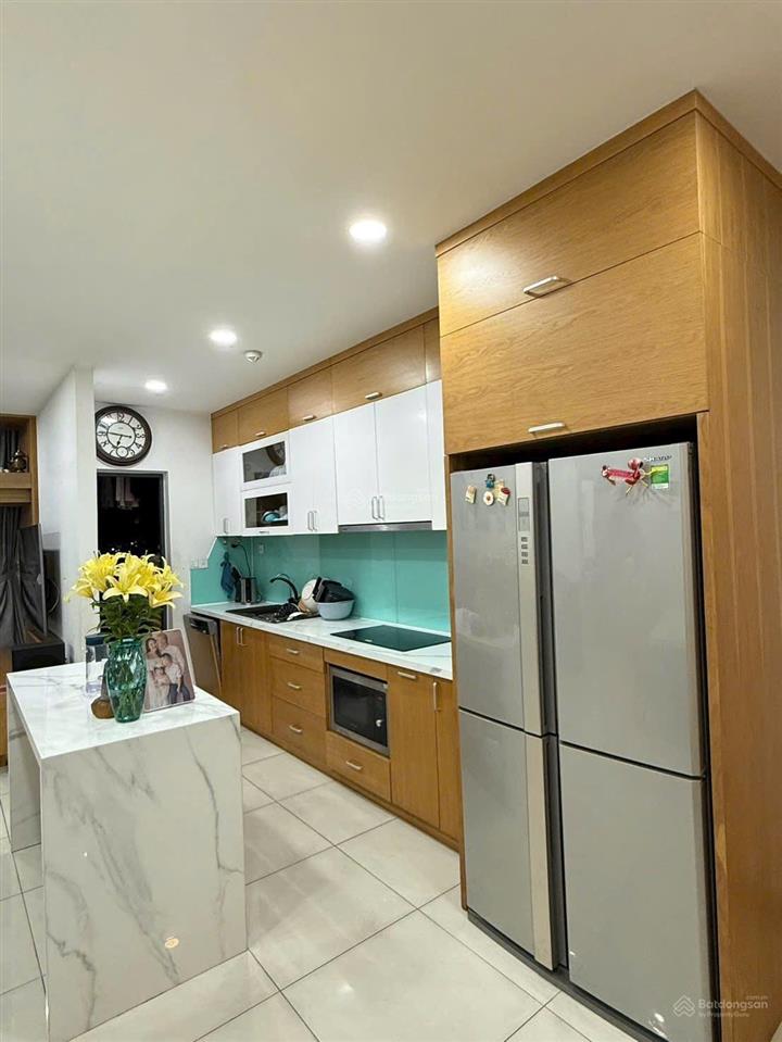 Cho thuê căn hộ emerald 2pn2wc  nhà đẹp
