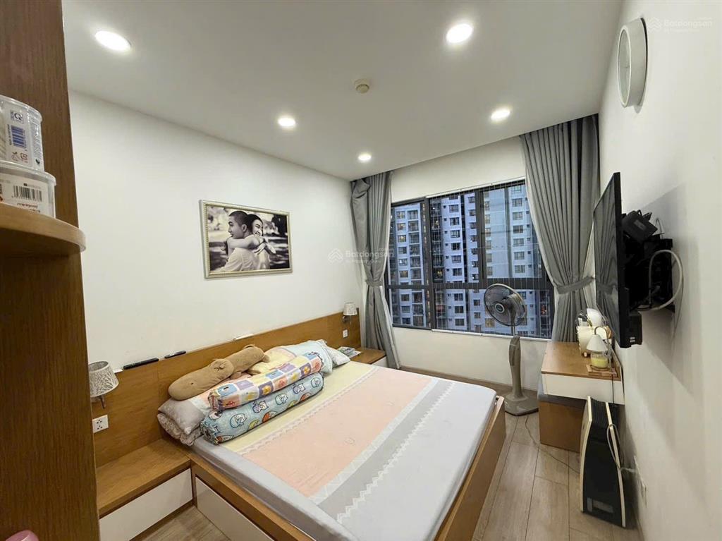 Cho thuê căn hộ emerald 2pn2wc  nhà đẹp