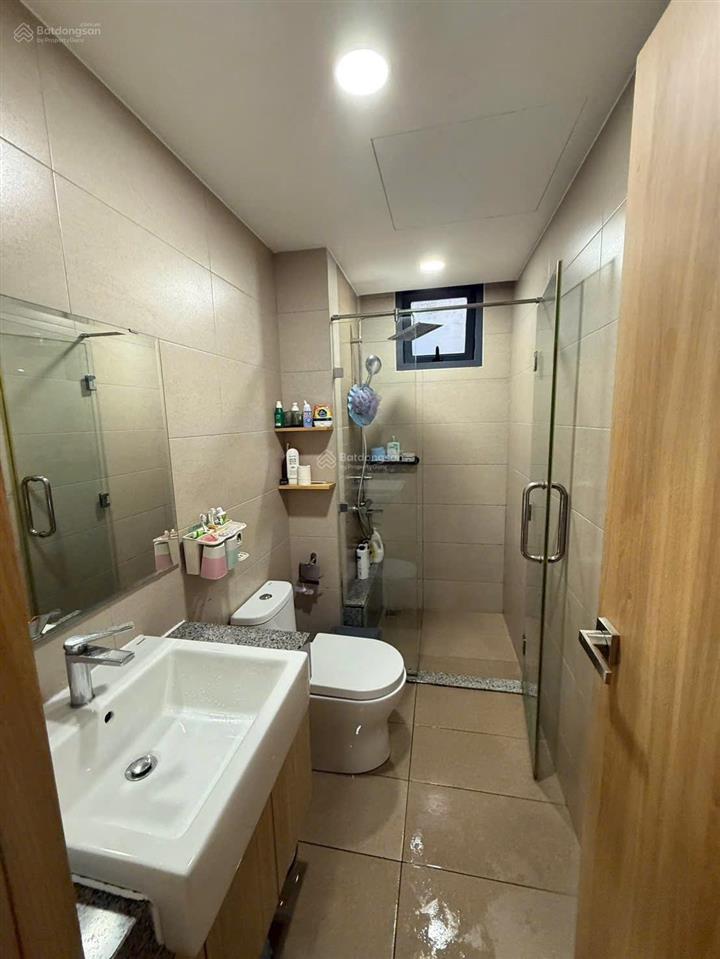 Cho thuê căn hộ emerald 2pn2wc  nhà đẹp