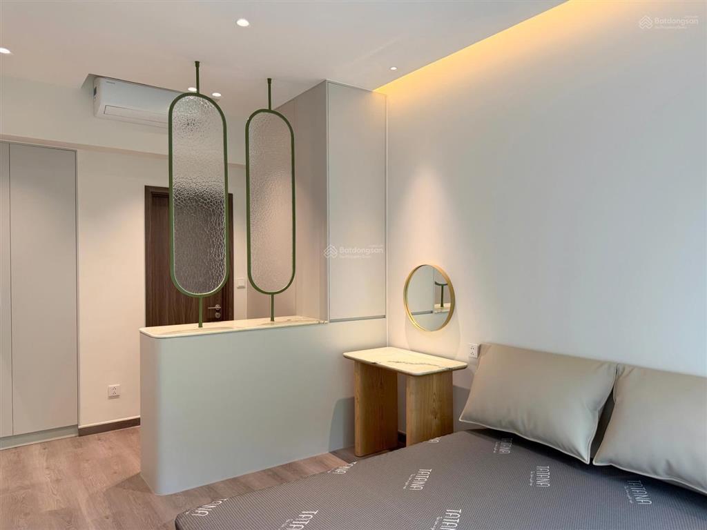 Cho thuê căn hộ diamond centery 121m23pn3wc đầy đủ nội thất