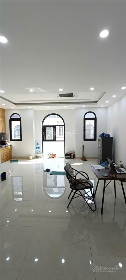 Cho thuê sàn văn phòng rẻ nhất tại dự án himlam vạn phúc . dt 91m2 x 2 sàn =182m2 . giá 20 triệu