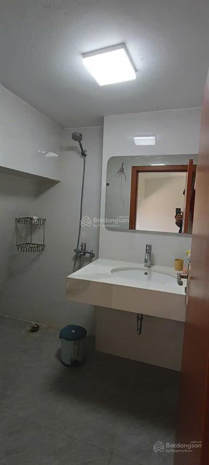 Cho thuê sàn văn phòng rẻ nhất tại dự án himlam vạn phúc . dt 91m2 x 2 sàn =182m2 . giá 20 triệu