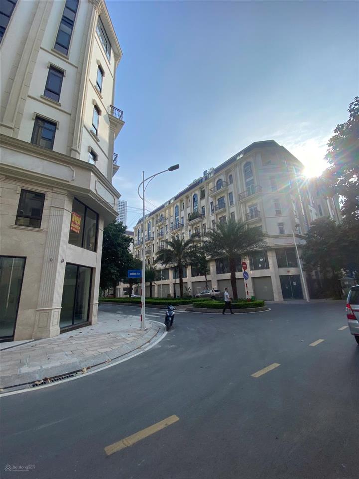 Cho thuê căn góc 3 mặt tiền,himlam vạn phúc ,hà đông. dt100m2*5,5 tầng. thang máy, đh âm trần