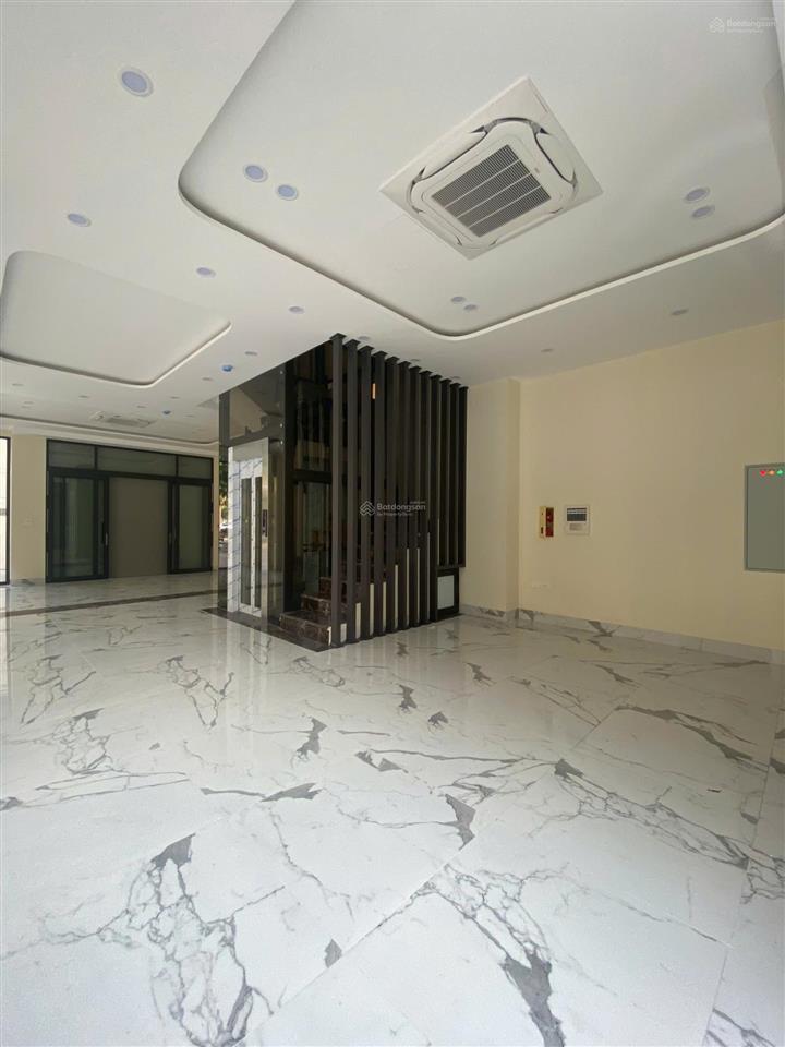 Cho thuê căn góc 3 mặt tiền,himlam vạn phúc ,hà đông. dt100m2*5,5 tầng. thang máy, đh âm trần