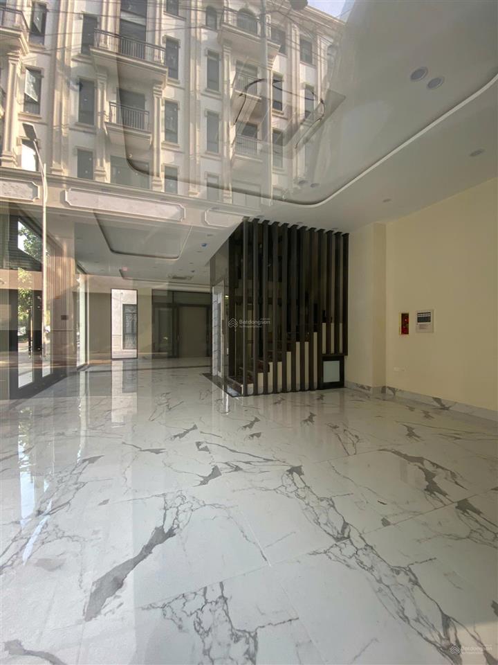 Cho thuê căn góc 3 mặt tiền,himlam vạn phúc ,hà đông. dt100m2*5,5 tầng. thang máy, đh âm trần