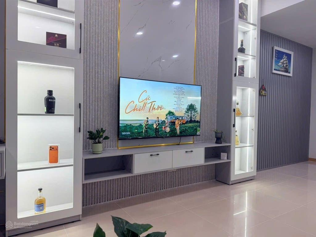 Officetel sunrise city, có sổ hồng, nội thất mới 100%, bán 3.9 tỷ có thương lượng.  0937 436 ***