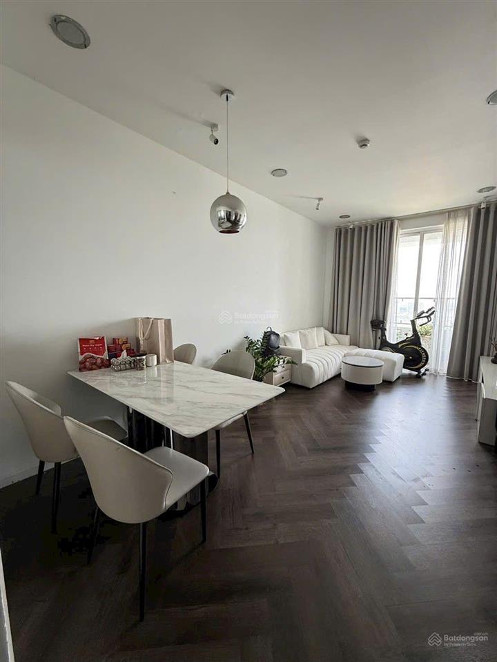 Sunrise city south, 1 phòng ngũ, có ban công to, nhà mới, full nội thất. bán 6 tỷ.  0937 436 ***