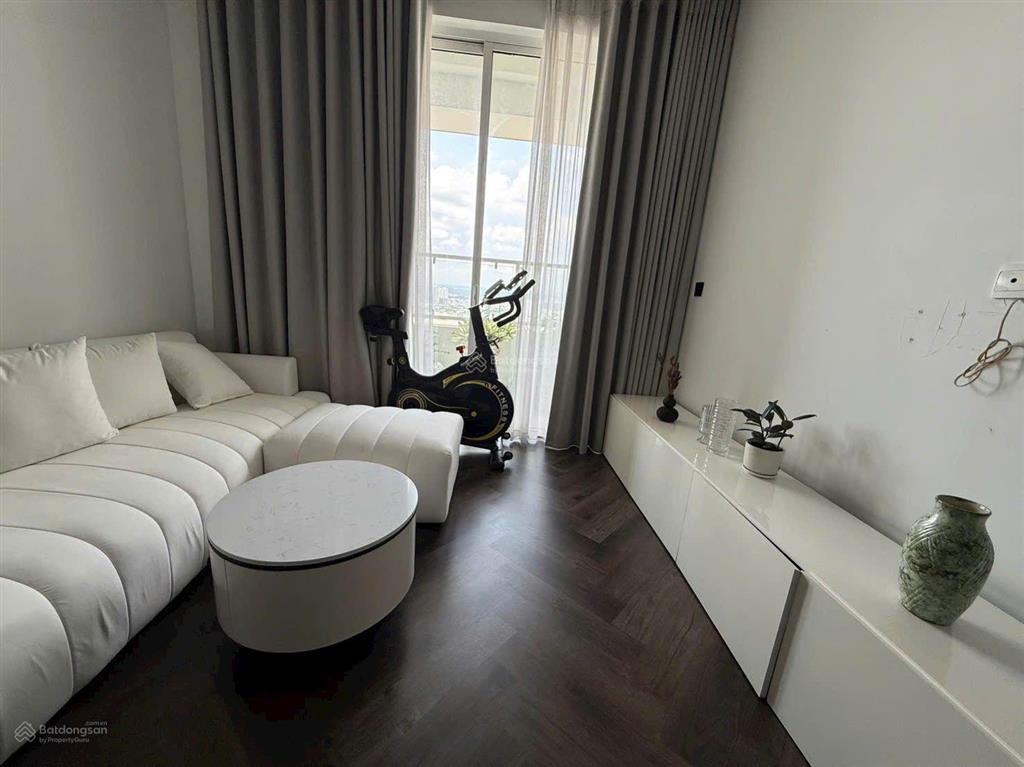 Sunrise city south, 1 phòng ngũ, có ban công to, nhà mới, full nội thất. bán 6 tỷ.  0937 436 ***