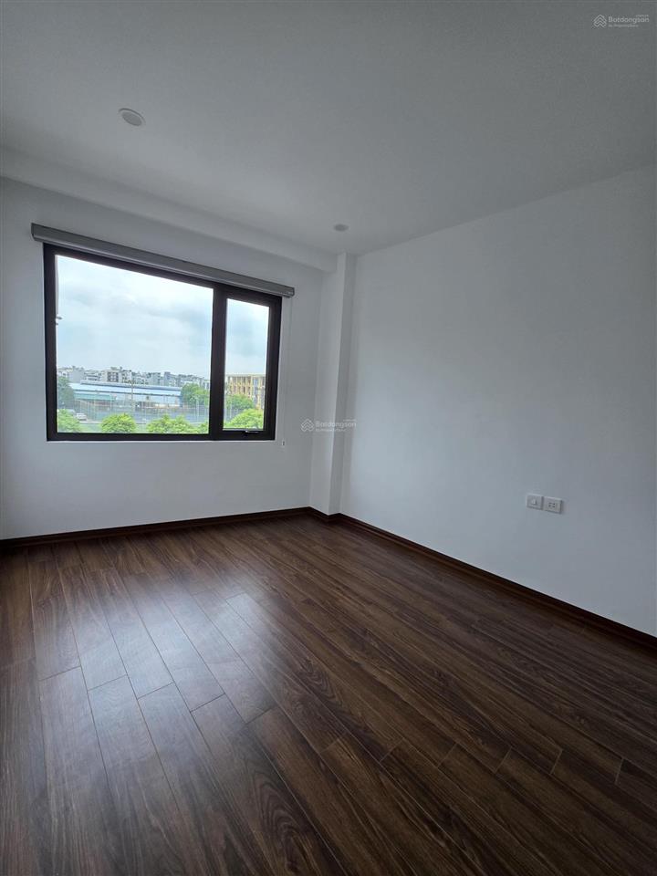 Tôi cần bán căn nhà mặt phố gia quất,long biên,hà nội, 32,2m,vỉa hè,ô tô tránh,kinh doanh,13,5 tỷ